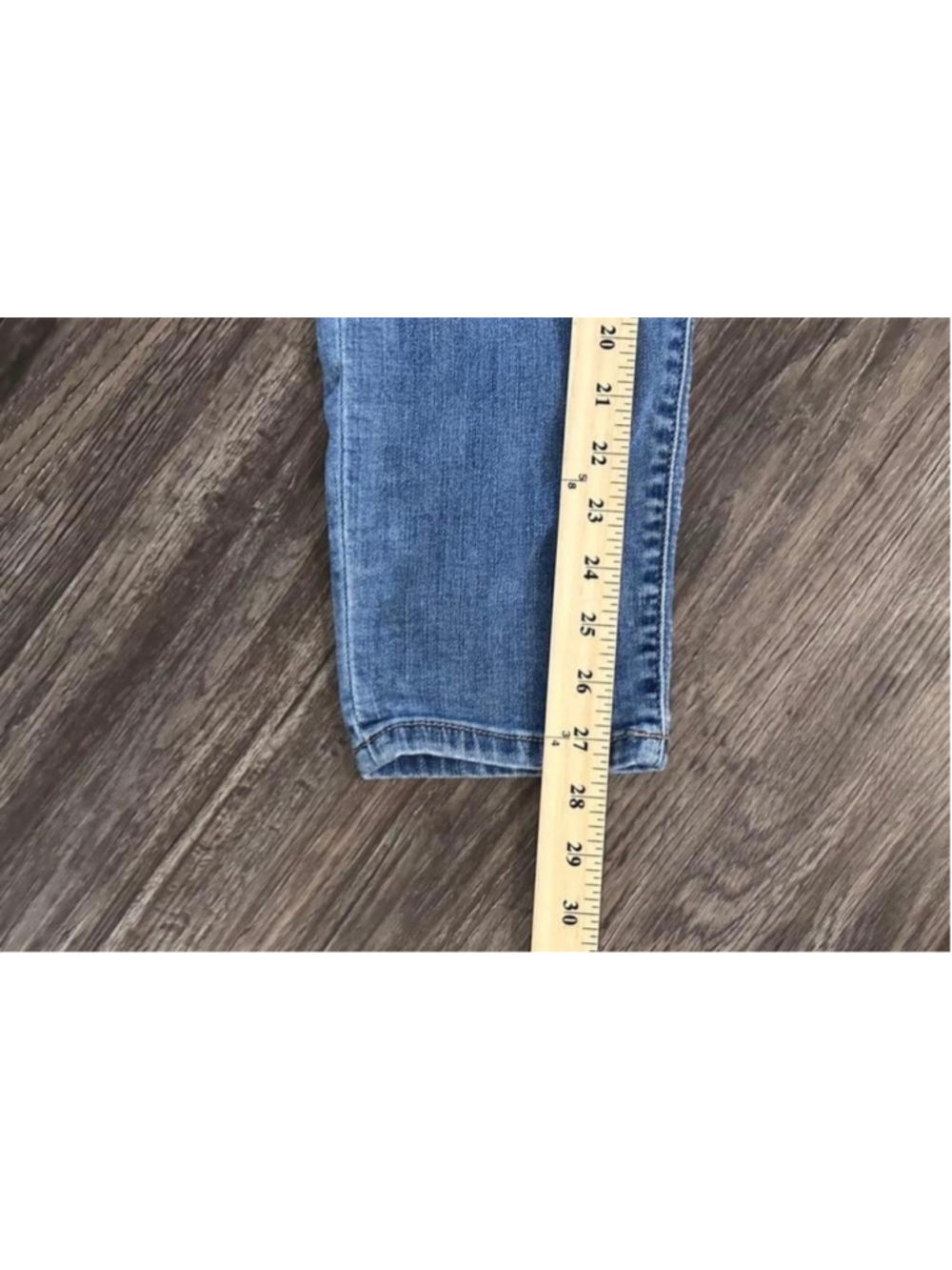Judy Blue Women’s Boyfriend Fit Distressed Jeans Size 7/28 - Picture 8 of 9